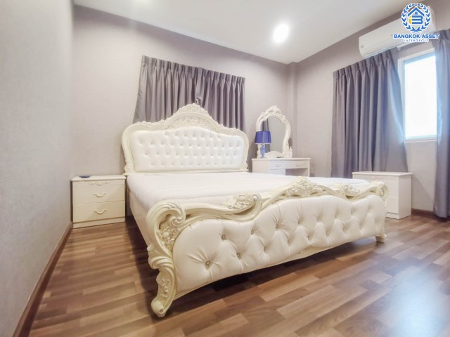 *****บ้านเดี่ยวมือสอง ม.ธารา ราชพฤกษ์-ปิ่นเกล้า บ้านสวย พร้อมอยู่ หลังมุม เนื้อที่ 102 ตร.ว. ฟังก์ชัน 4 ห้องนอน 4 ห้องน้ำ 2 ที่จอดรถ แถมฟรี !!! เครื่องปรับอากาศ 5 เครื่อง+เครื่องทำน้ำอุ่น 2 เครื่อง บนทำเลเชื่อมสู่ถนนกาญจนาภิเษก รายล้อมด้วยสิ่งอำนวยความสะดวกครบครัน